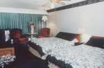 Отель Tonquin Inn (Тонууин Инн), фото 2